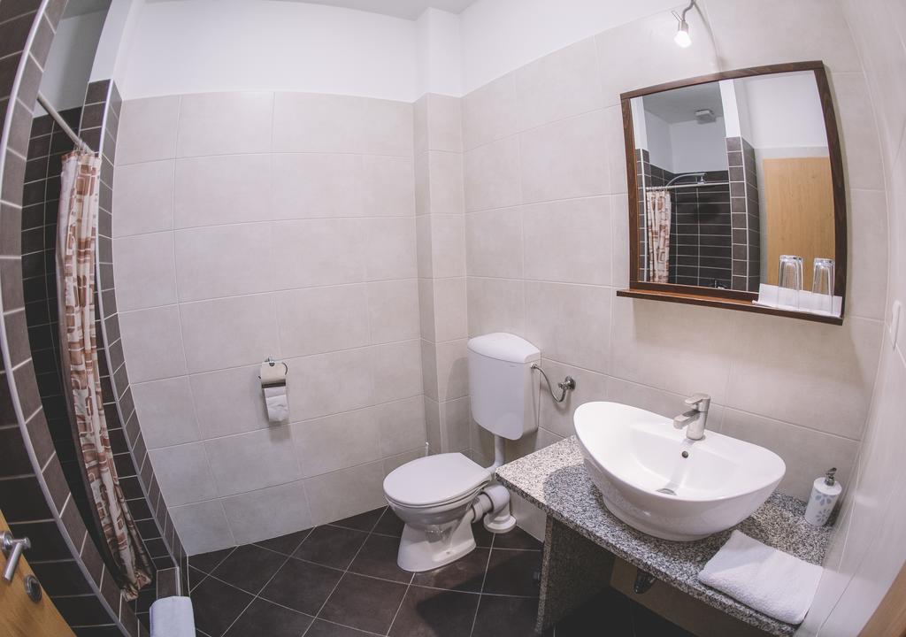Central Apartman Sopron Zewnętrze zdjęcie