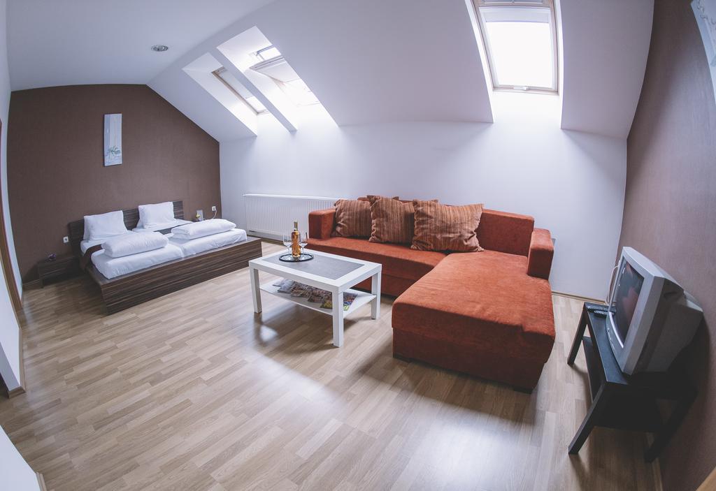Central Apartman Sopron Zewnętrze zdjęcie